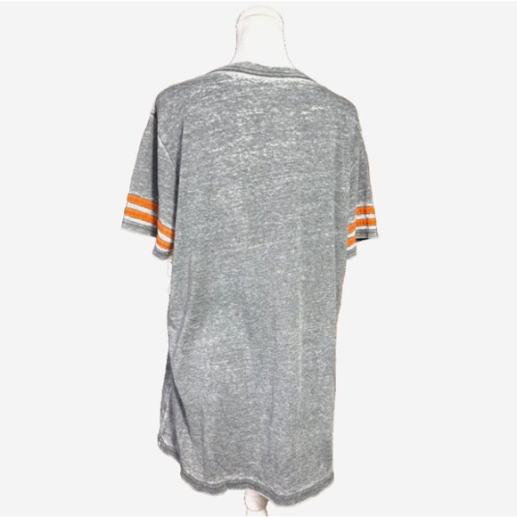 NWT Texas Longhorns Hook ’Em Horns Distressed Gray Graphic T-Shirt Women’s XL - Picture 2 of 8